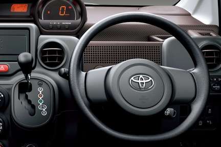 X(2WD)の内装