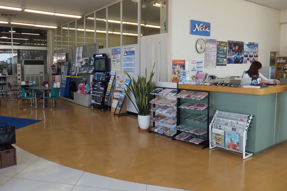 長岡本店　サービス待合